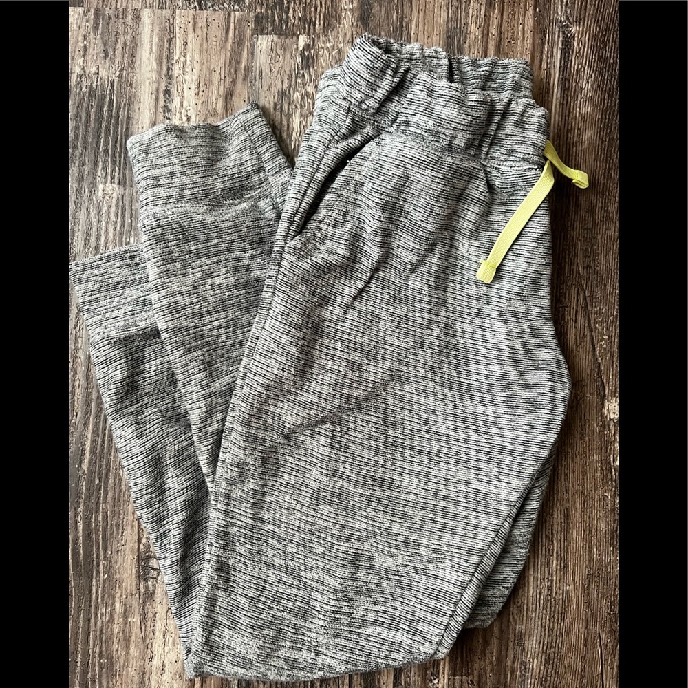 Girl’s jogger sweat pant